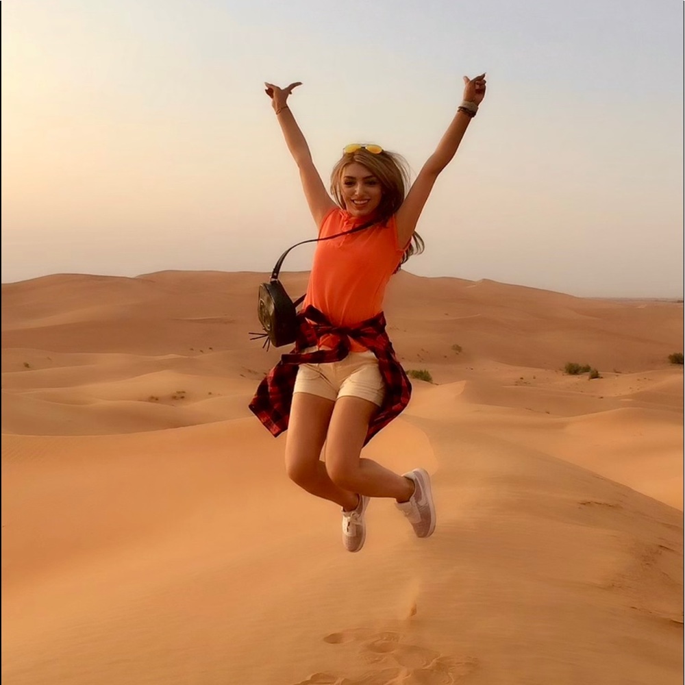 Meet your Posher, Aida